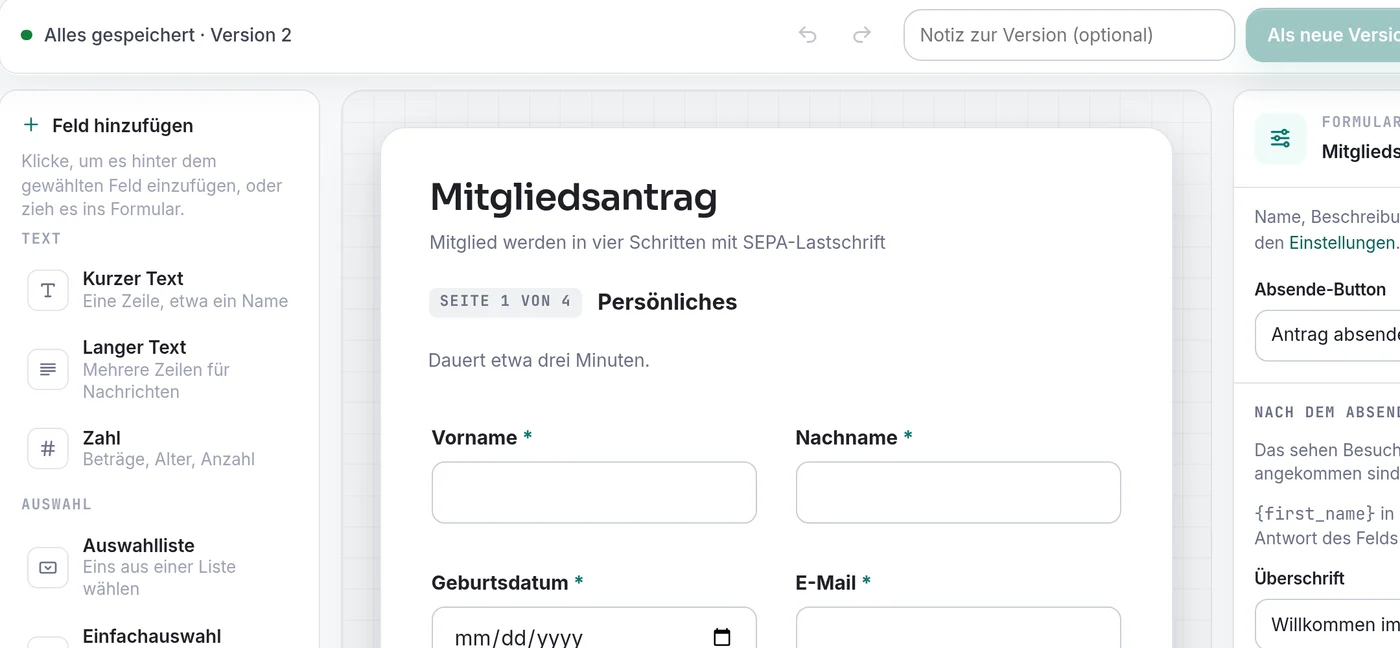 Der Formular-Builder mit Feldbausteinen links und dem Mitgliedsantrag in der Mitte